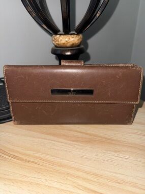 Authentic Gucci Brown Leather Continental Clutch Wallet with Metal Plaque Italy